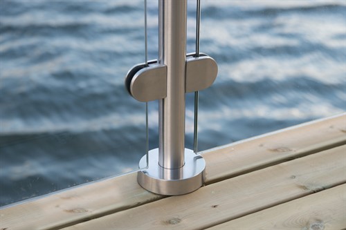 Rostfritträcke Mellanliggande stolpe 180 grader